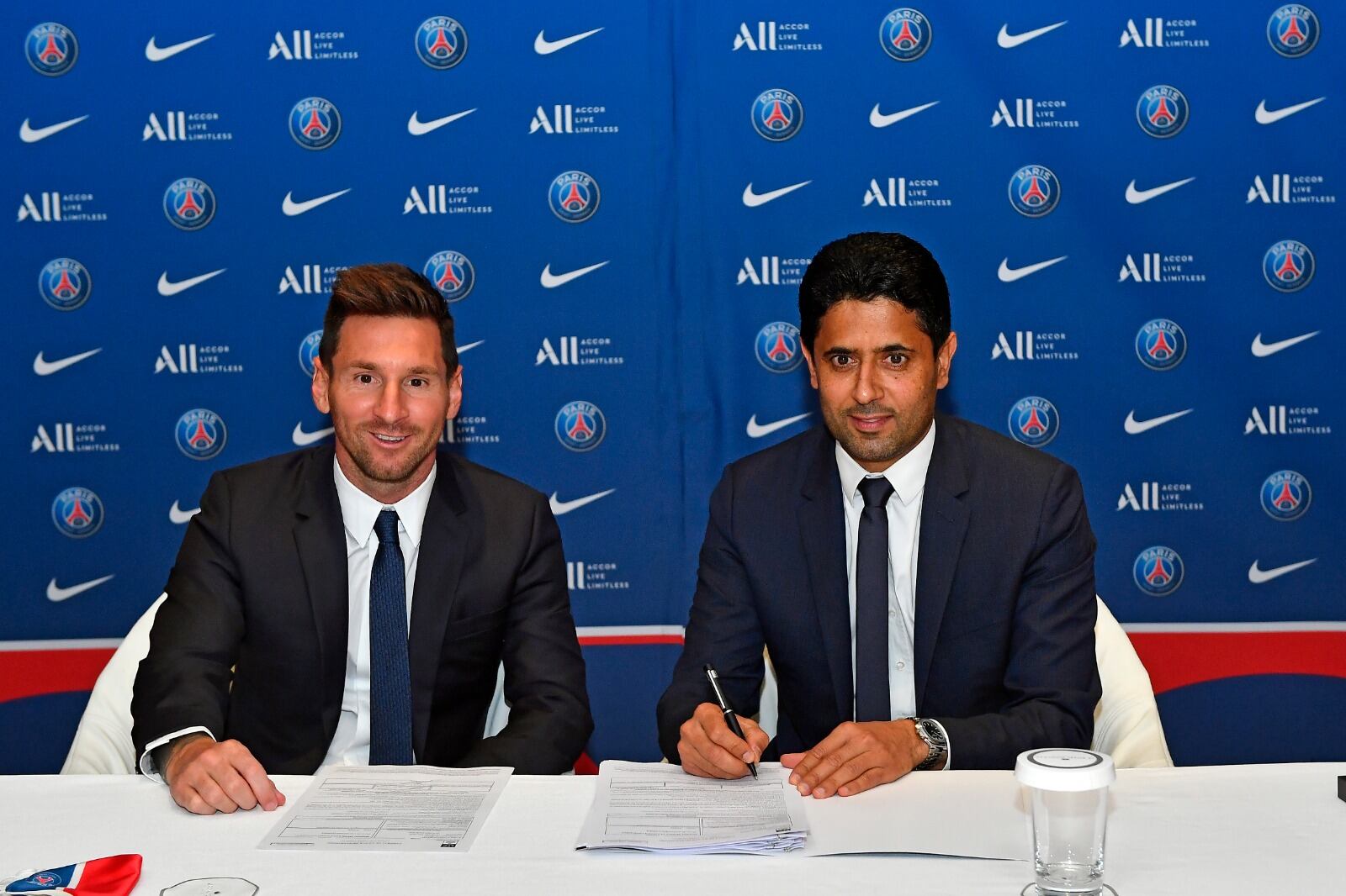 Lionel Messi y Nasser Al-Khelaïfi, presidente y director general del PSG