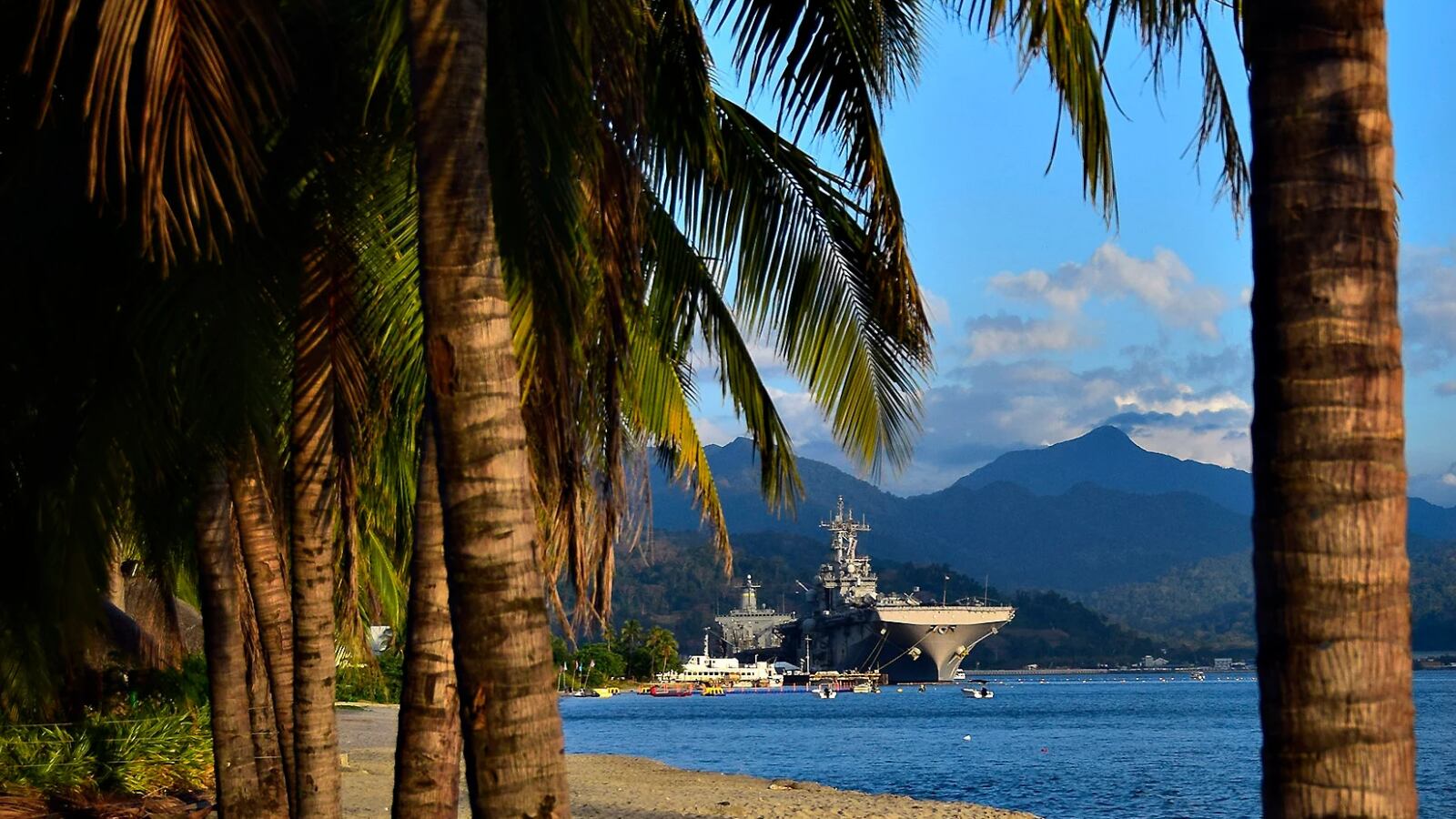 Se constuyó un nuevo muelle naval en una base naval filipina en la bahía de Subic.