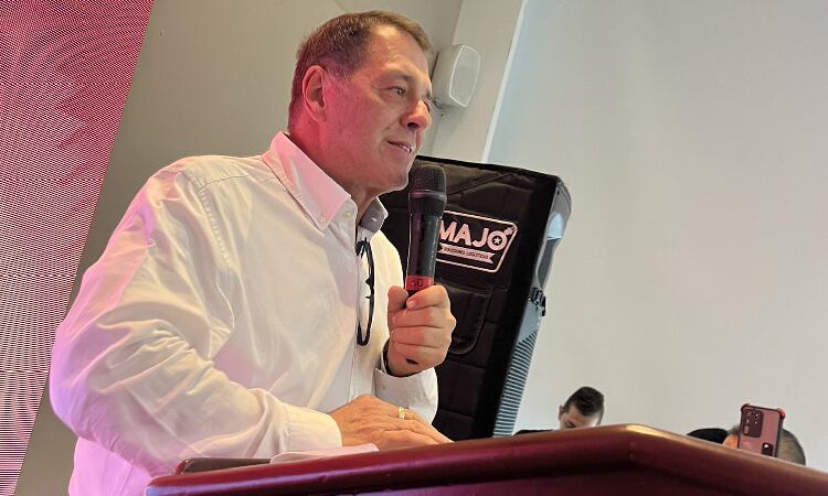 Tulio Gómez en medio del evento de lanzamiento de su campaña como gobernador.