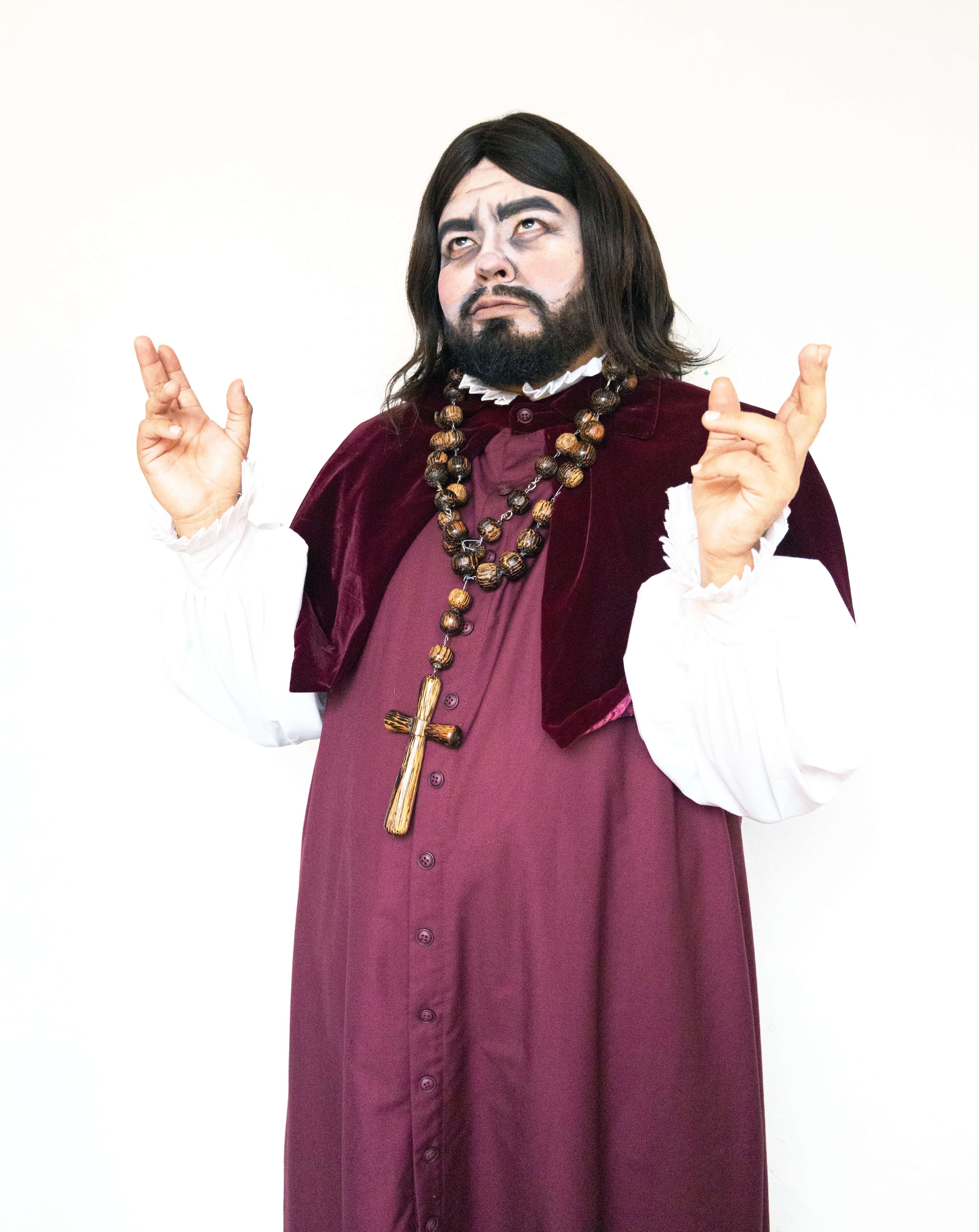 'Tartufo' de Molière, en el Teatro Libre 2025, es adaptada por Diego Barragán, dirigida por Ricardo Camacho y diseñada por Marcos Roda.