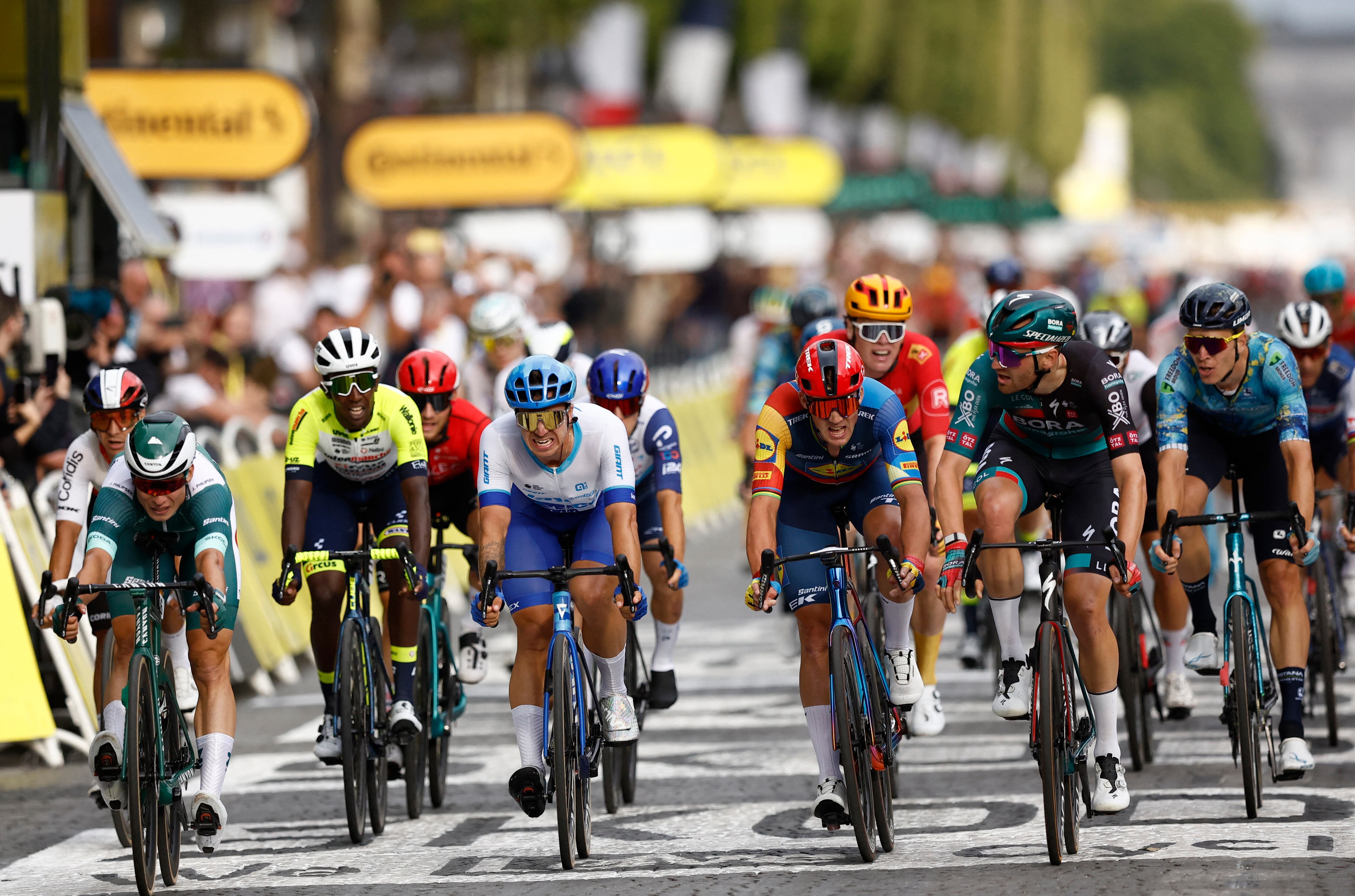 Jordi Meeus en el final de la etapa 21.