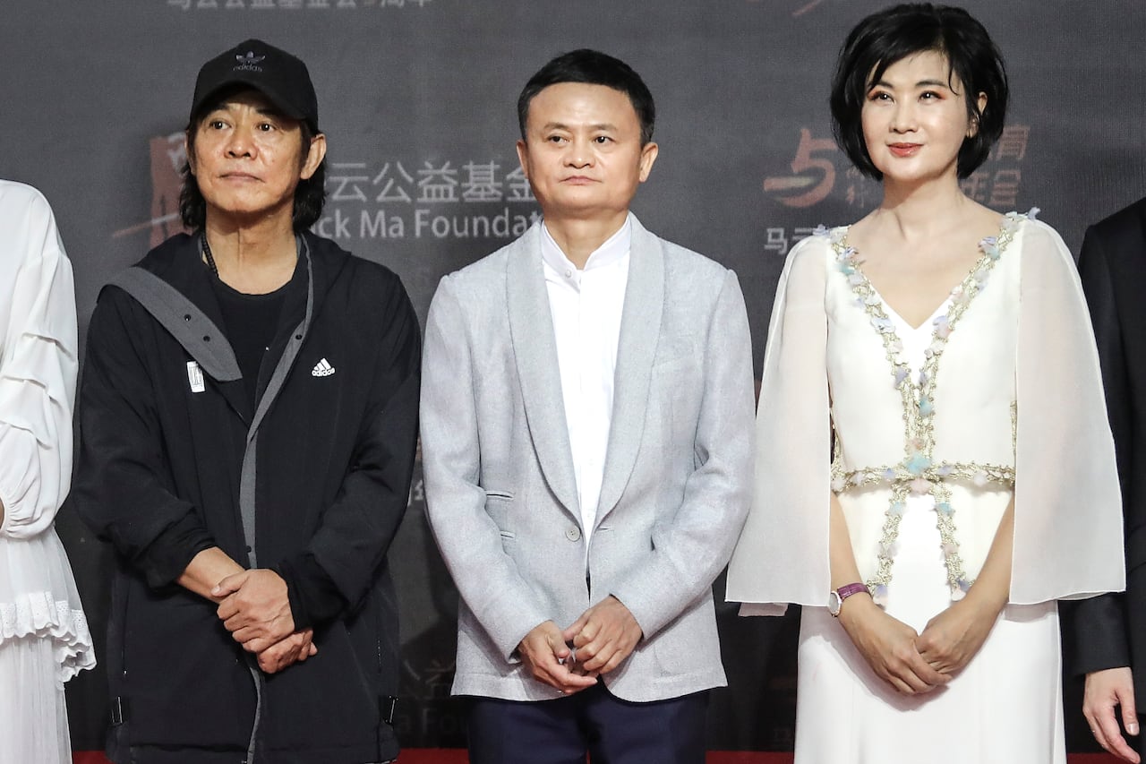 La ceremonia de entrega del Premio Jack Ma para Maestros y Directores Rurales 2019 se celebró en Sanya.