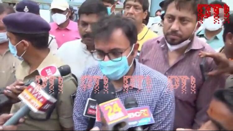 “Es extremadamente desafortunado que no hayamos podido salvar al niño a pesar de hacer todos los esfuerzos posibles. La autopsia fue realizada por un equipo de médicos. El cuerpo estaba en estado de descomposición”, señaló el director ejecutivo del distrito de Sehore, Ashish Tiwari.