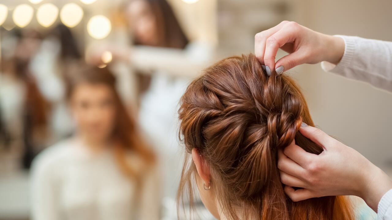 Peinarse con trenzas es el look oficial de esta temporada, son algunas fáciles, rápidas y bonitas de hacer.