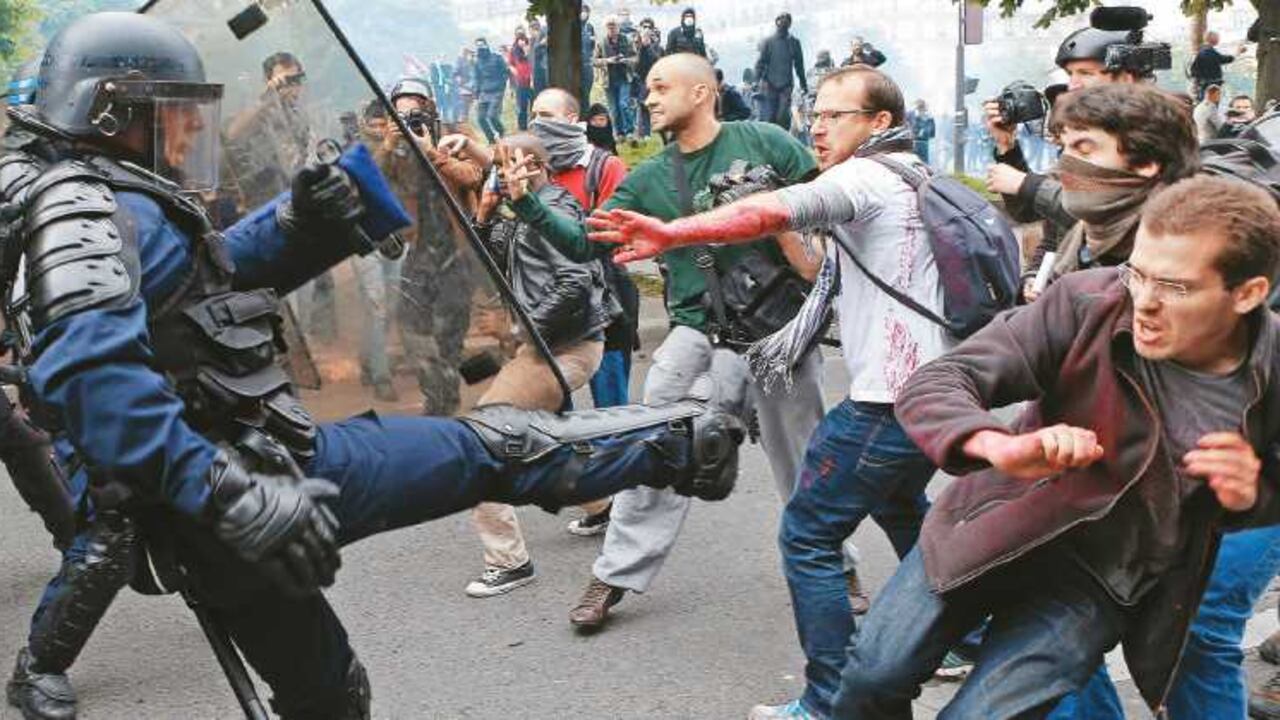 Aunque las manifestaciones son habituales en Francia, las de las últimas semanas se han caracterizado por su violencia, su extensión y su duración. El país está cerca del caos.