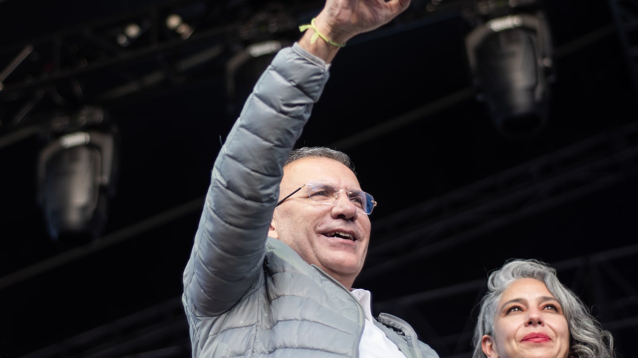 Roy Barreras bailó tras el triunfo de Gustavo Petro en la segunda vuelta presidencial.