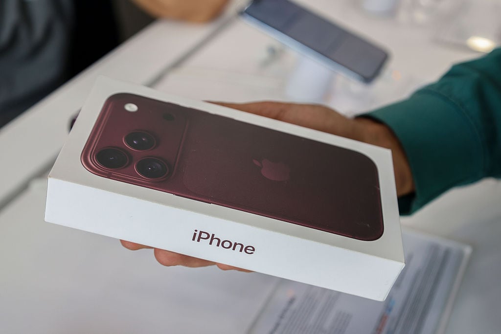El rango de temperatura cambia si el iPhone está en uso o permanece guardado.