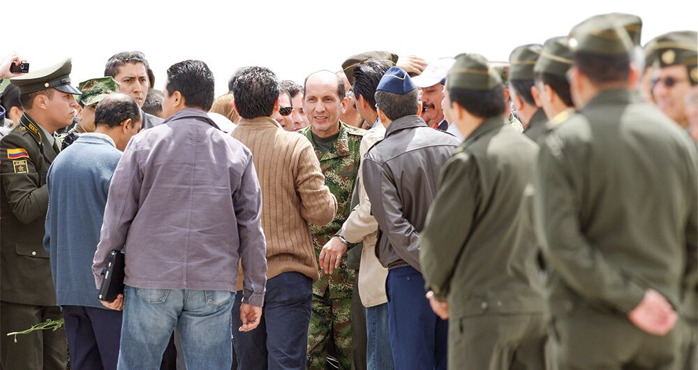 También cuenta sobre el rescate del general Mendieta.