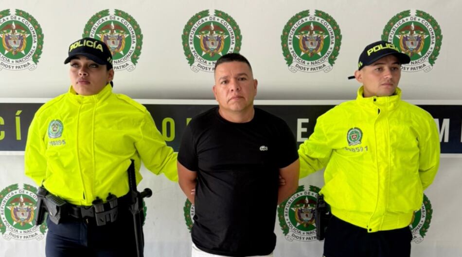 Productor musical detenido por supuesto delito de pornografía.