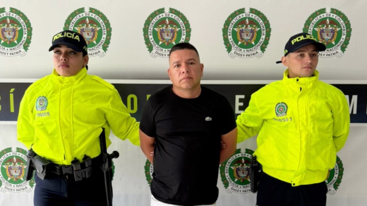 Productor musical detenido por supuesto delito de pornografía.