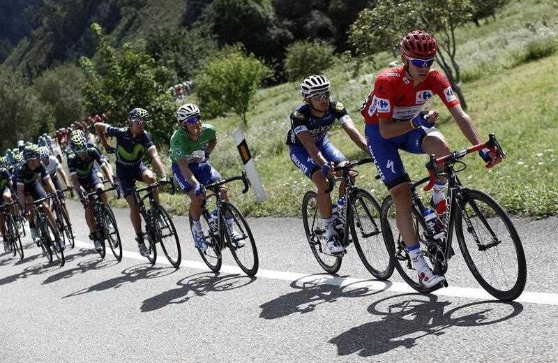 Durante la décima Vuelta a España, el ciclista colombiano Nairo Quintana quedó líder en esta competencia por encima del español David de la Cruz.