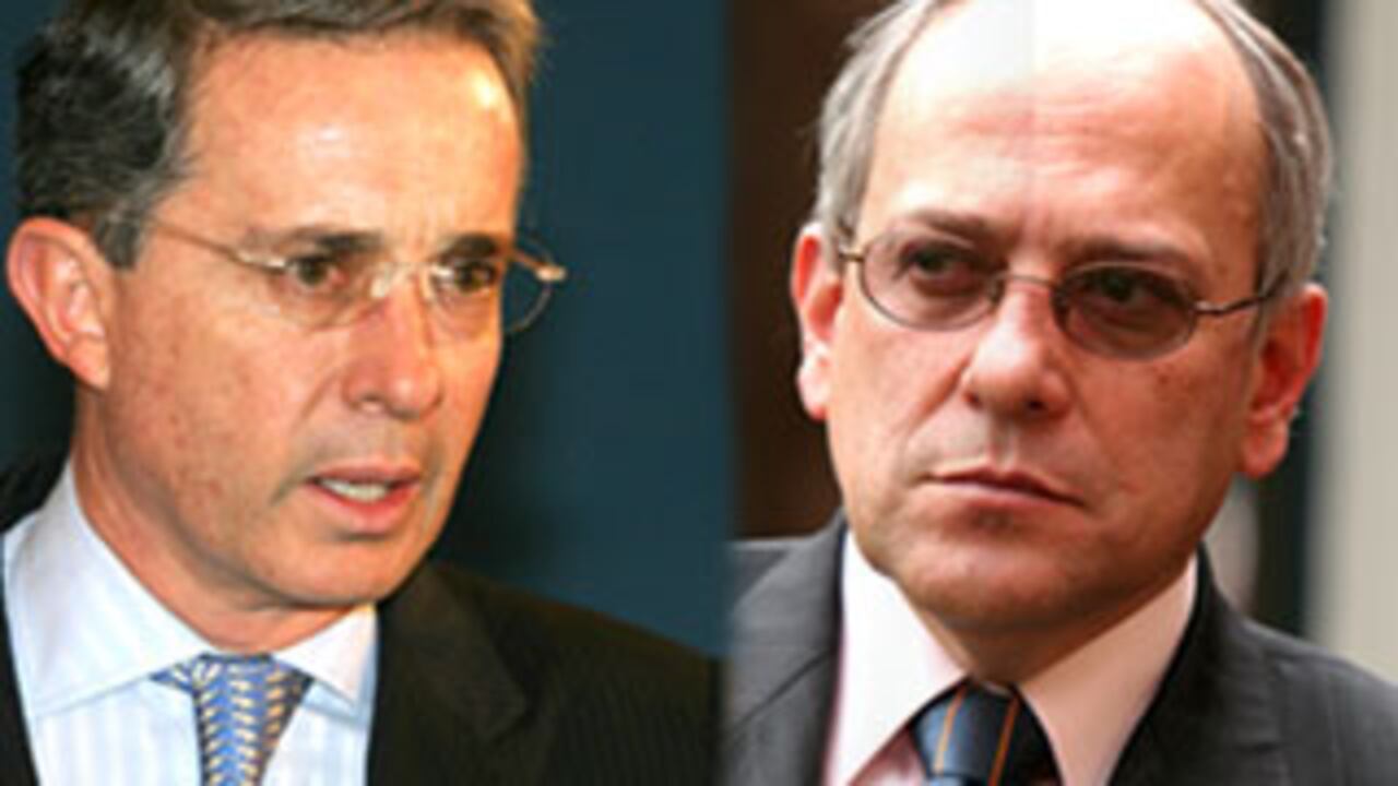 El Presidente Álvaro Uribe y su asesor José Obdulio Gaviria.
