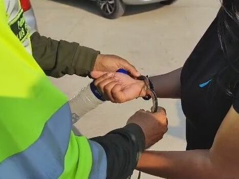 Capturan a mujer que transportaba 26 kilos de marihuana en un bus de servicio público