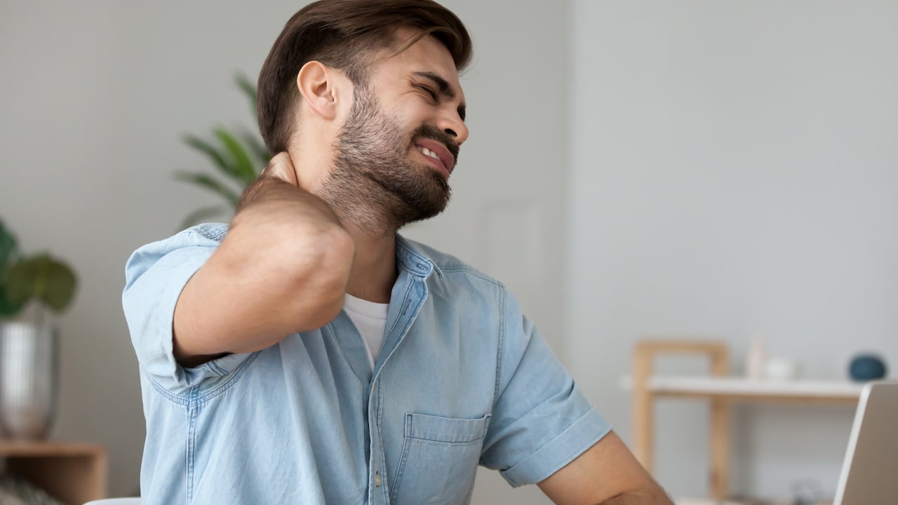 La tortícolis es una contracción muscular que no es voluntaria.