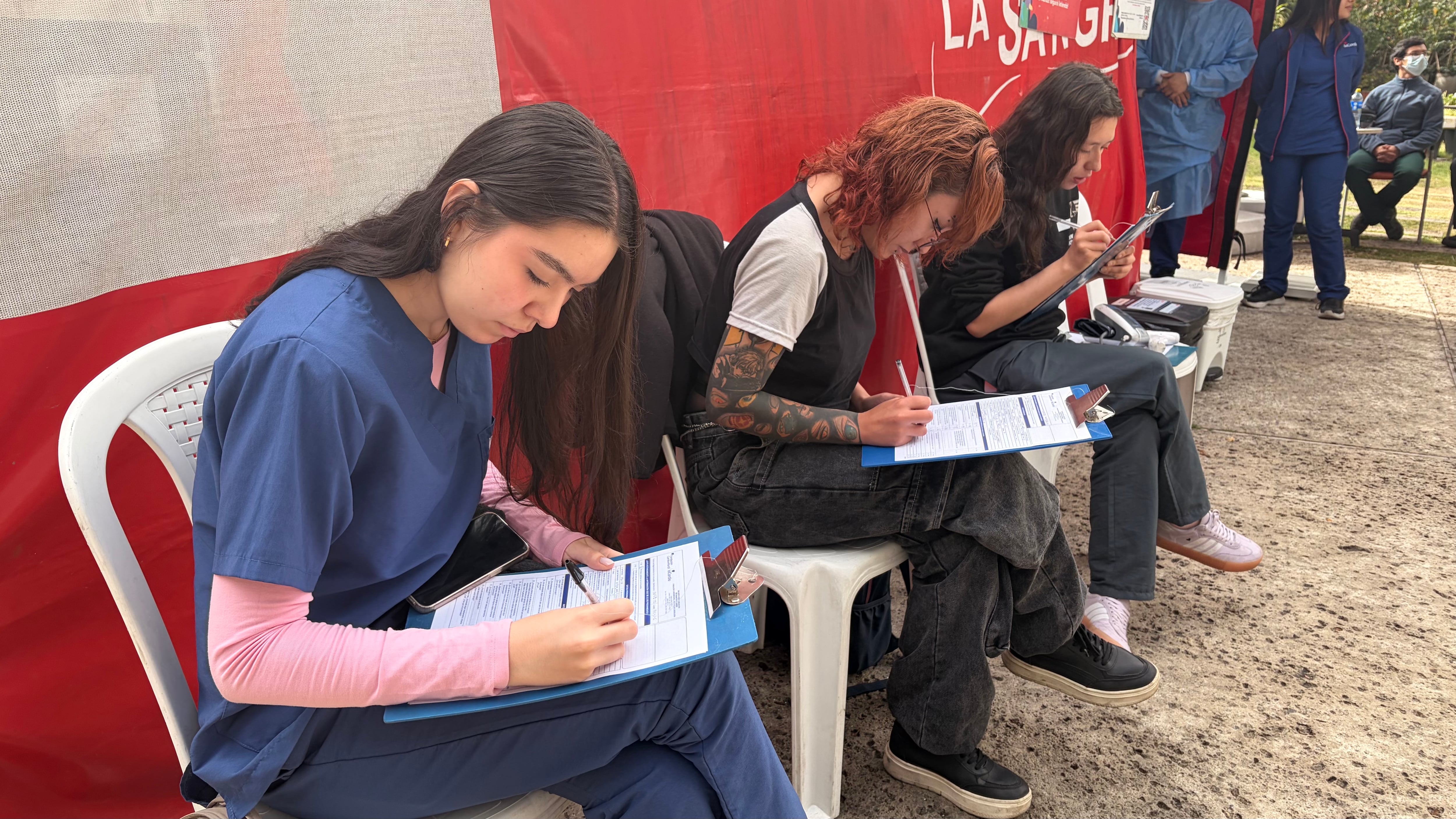 Donación de sangre, acompañada de una experiencia de realidad aumentada 3D , que se realizó en alianza entre la Universidad del Rosario, LaCardio y Abbott.