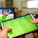 Aplicaciones como Fútbol Libre o Roja Directa generalmente no están disponibles en las tiendas oficiales.