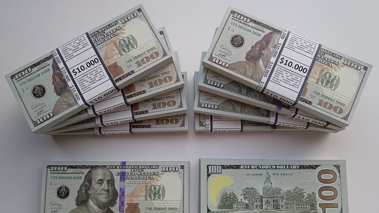 El precio del dólar sigue con variaciones en las casas de cambio.