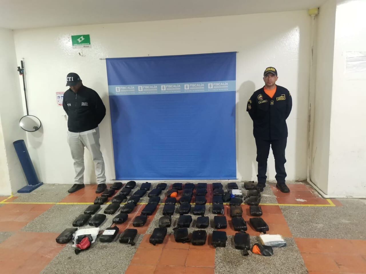 Armada incauta cocaína adherida en el casco de un buque que se movilizaba por el Caribe