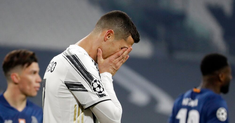 Cristiano Ronaldo, de la Juventus, se lamenta durante el partido de vuelta de octavos de final de la Liga de Campeones, ante Porto, el martes 9 de marzo de 2021