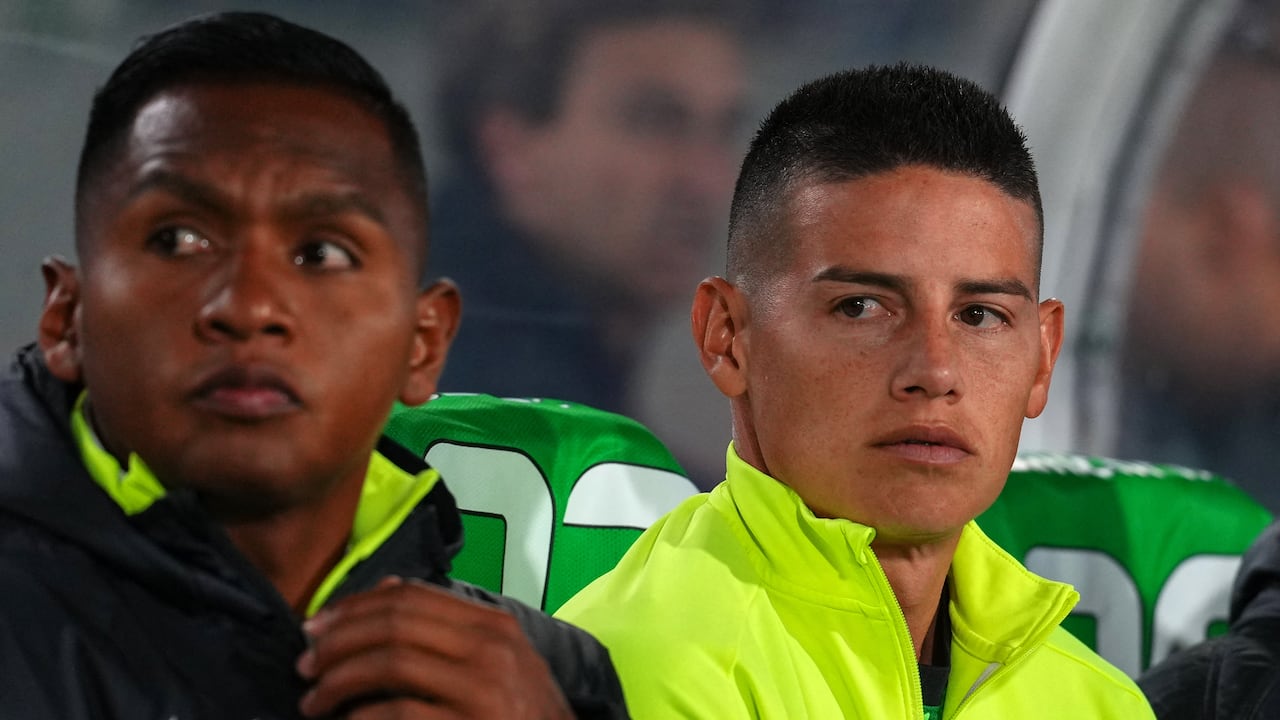 Alfredo Morelos y James Rodríguez: ambos salieron con golpes luego del partido vs. Internacional