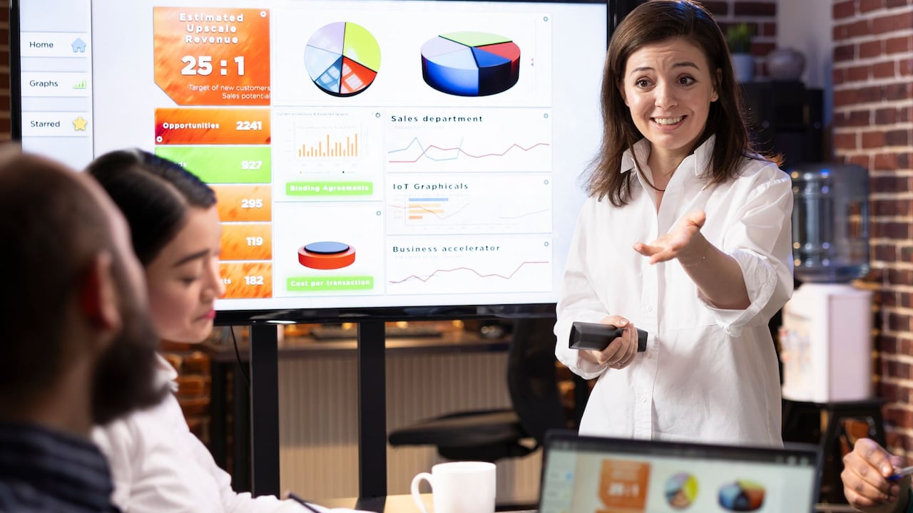 “Hoy, la verdadera revolución no es solo tecnológica, sino económica y estratégica”, explica Vélez.