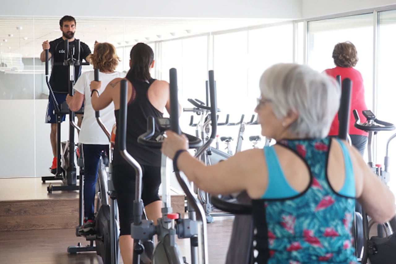 Muchos gimnasios pueden llegar a pagar hasta 16 dólares (unos 80.000 pesos colombianos) por hora. Incluso muchas personas contratan clases particulares. (Photo By Photogenic/Claudia Alba/Europa Press via Getty Images)