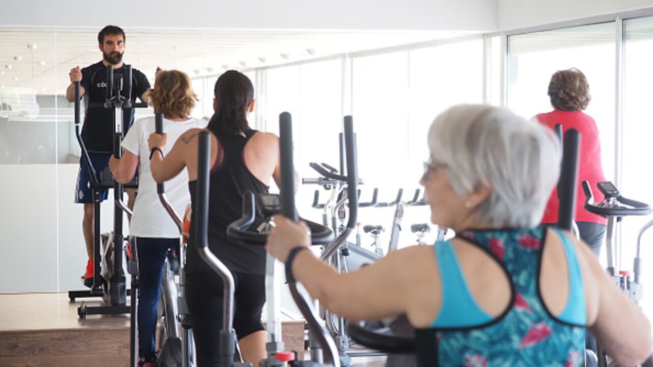 Muchos gimnasios pueden llegar a pagar hasta 16 dólares (unos 80.000 pesos colombianos) por hora. Incluso muchas personas contratan clases particulares. (Photo By Photogenic/Claudia Alba/Europa Press via Getty Images)