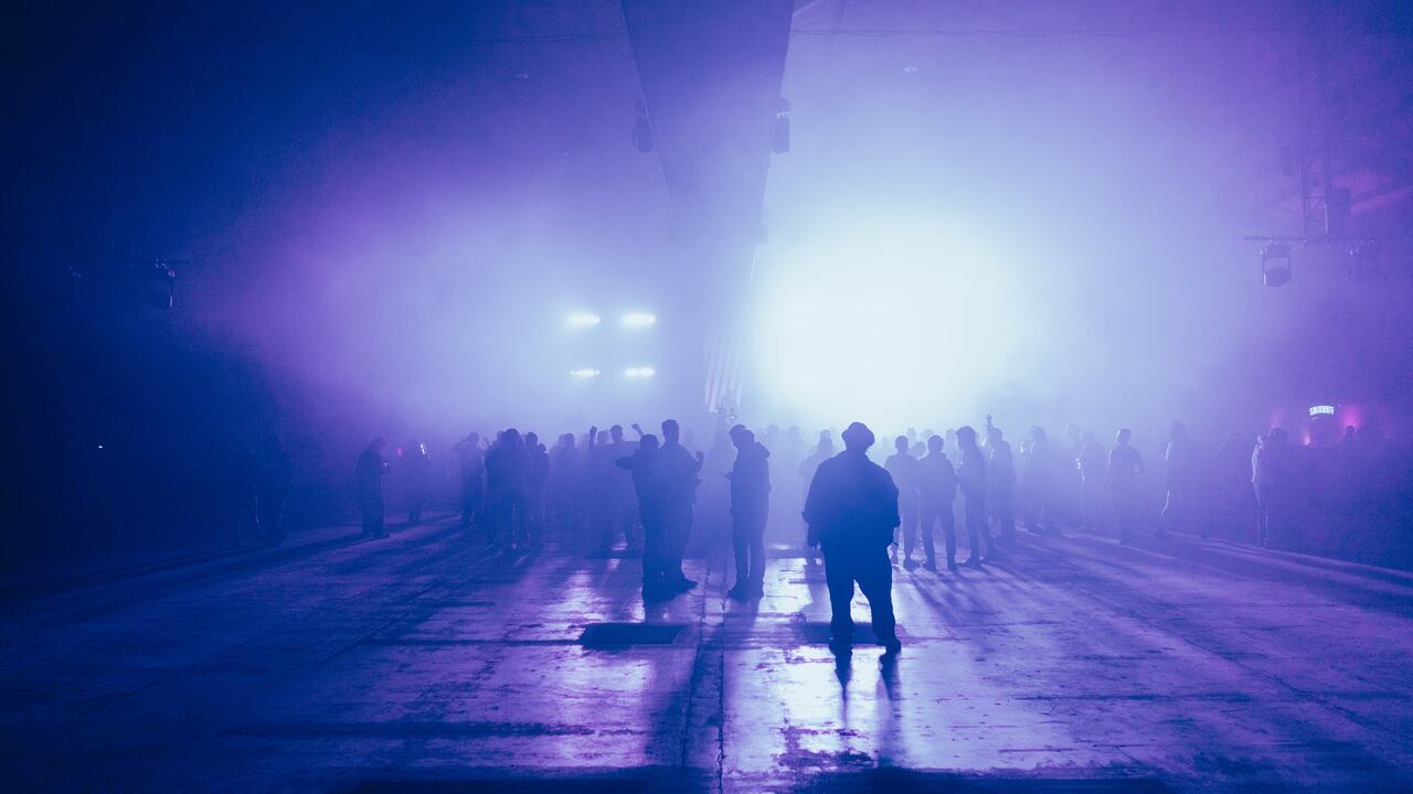 Ahí estábamos, midiendo el suelo y los pasos, con esa notable suela aeroespacial.