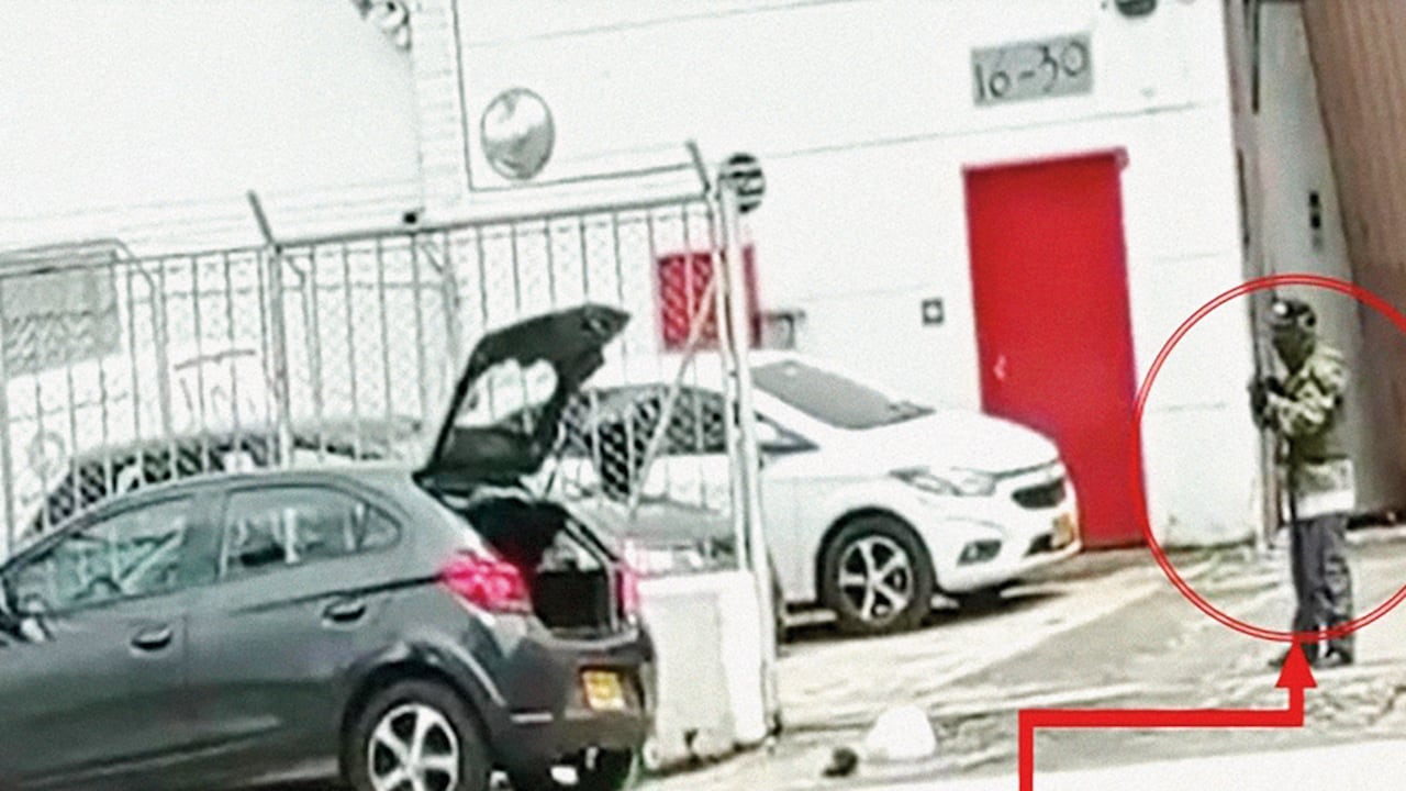 Este sujeto fungía como campanero durante el cinematográfico hurto a una fundidora de oro en Medellín.