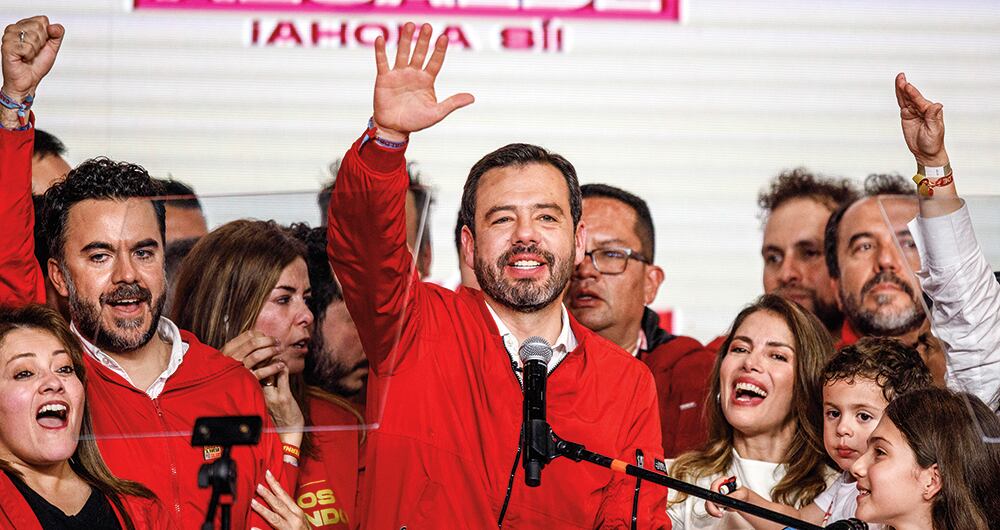    Con el triunfo de Carlos Fernando Galán en Bogotá, Federico Gutiérrez en Medellín y Alex Char en Barranquilla, entre otros, se hace un contrapeso al Gobierno nacional.Si se unen en un solo bloque, los alcaldes electos, sin lugar a dudas, impondrán una nueva dinámica desde las regiones. 