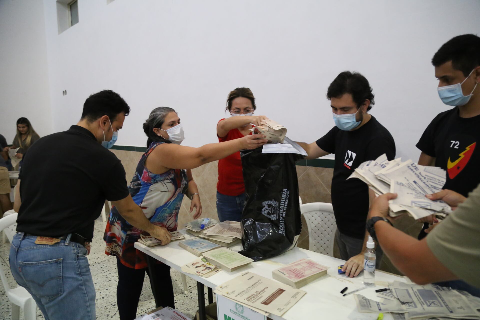 Urnas conteo votos jurados de votación