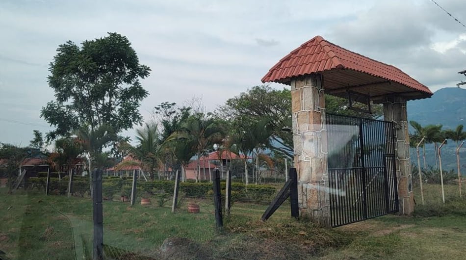 Predio embargado por la Fiscalía en el departamento de Cundinamarca.