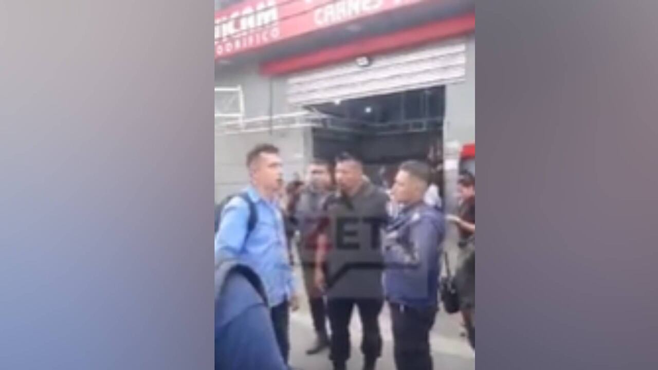 Twitter @mauroszeta. Video. Fotograma 0:44.