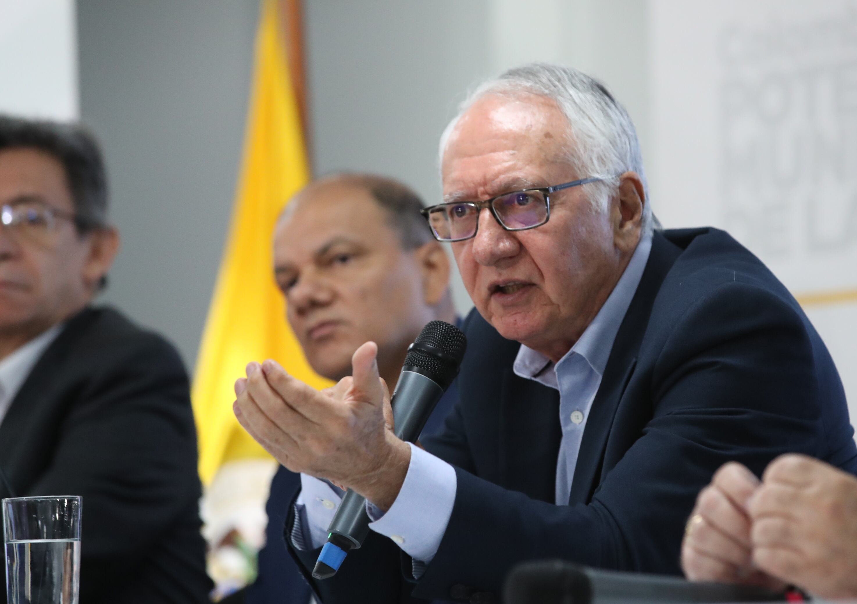 Guillermo Alfonso Jaramillo ministro de salud