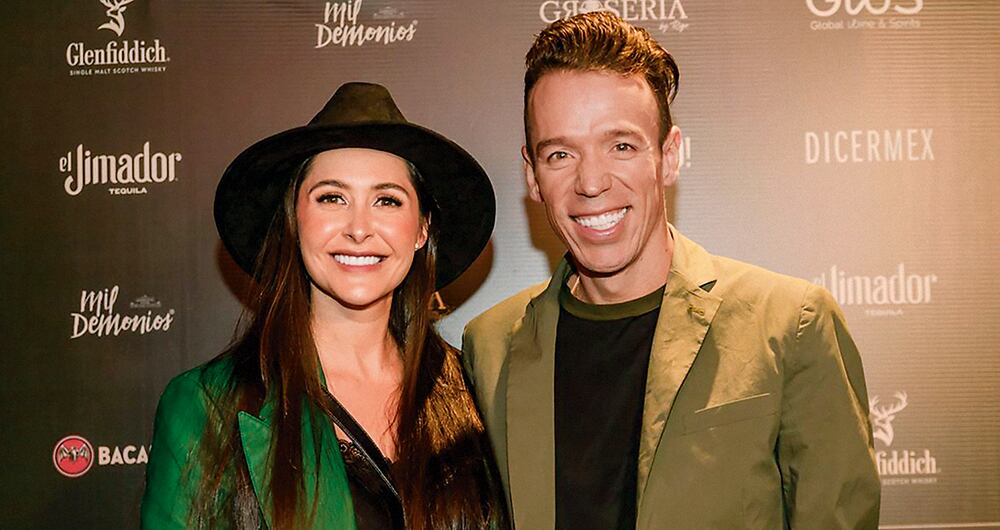 Michelle y Rigoberto son padres de Carlota y Máximo. 