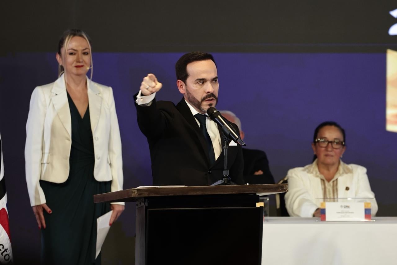 Acto de entrega de credenciales mediante el cual Abelardo De La Espriella y José Manuel Restrepo Abondano serán acreditados como presidente y vicepresidente de la República de Colombia para el periodo constitucional 2026–2030.