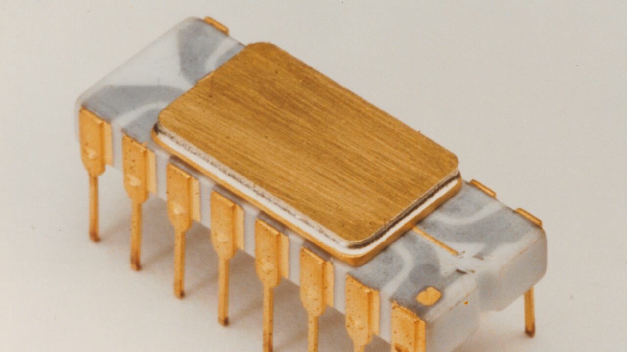 Intel celebra el 50º aniversario de su primer microprocesador, el Intel 4004
INTEL
12/11/2021
