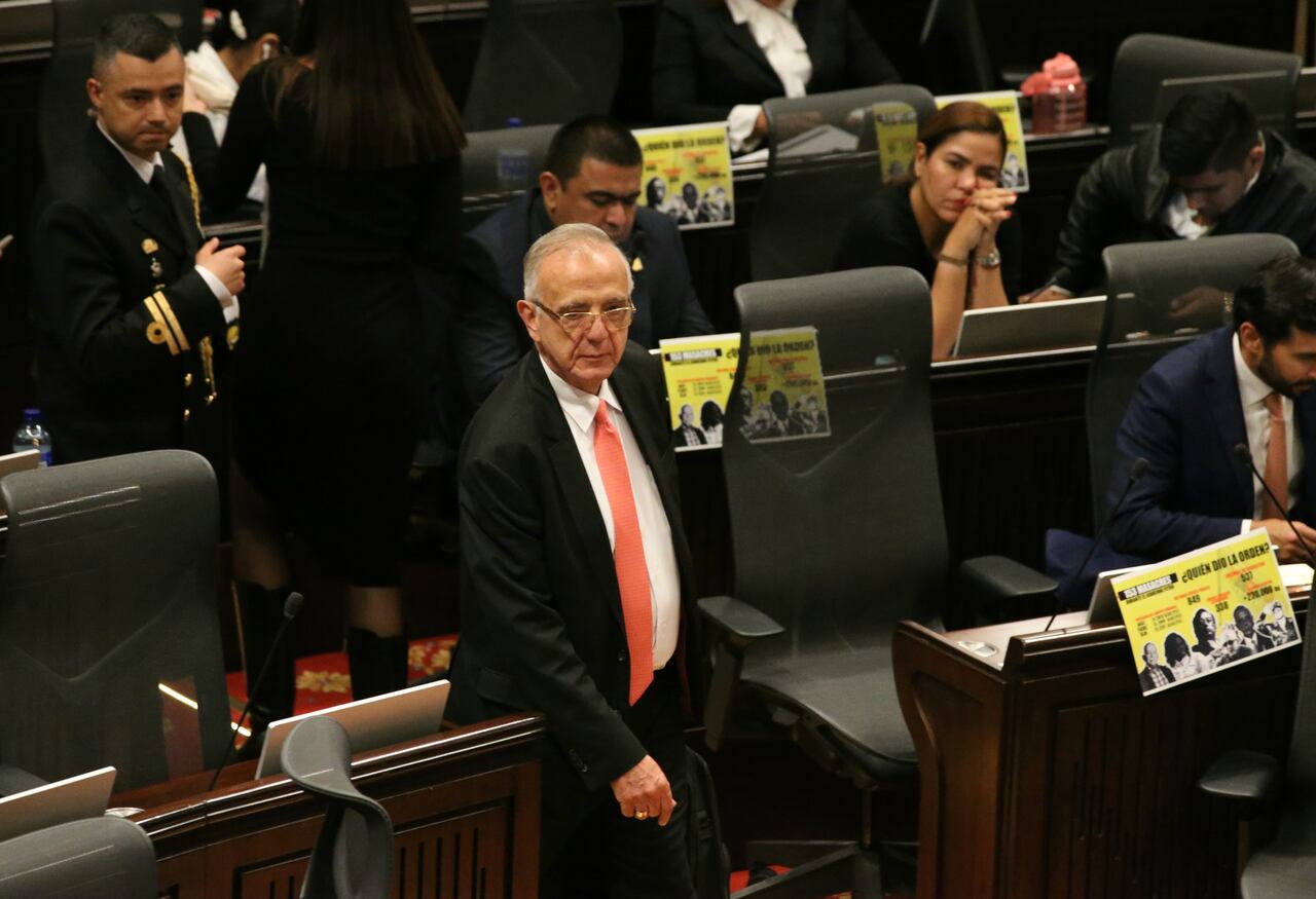 Misión de censura contra ministró de defensa, Iván Velásquez por la grave situación de seguridad en los departamentos de Cauca y Valle del Cauca en la Cámara de Representantes
Bogota 17 junio 2024