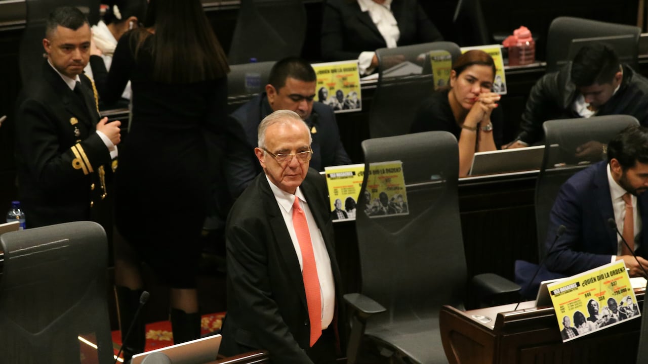 Misión de censura contra ministró de defensa, Iván Velásquez por la grave situación de seguridad en los departamentos de Cauca y Valle del Cauca en la Cámara de Representantes
Bogota 17 junio 2024