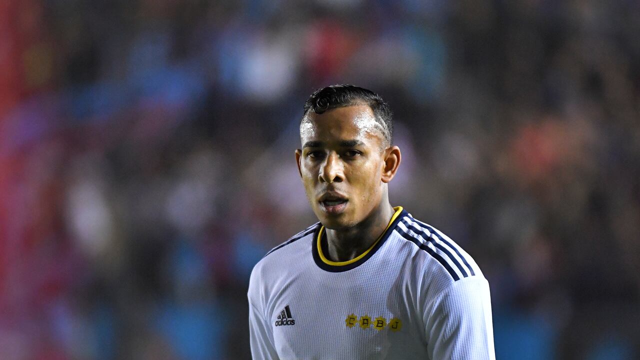 Sebastián Villa vistiendo los colores de Boca Juniors.