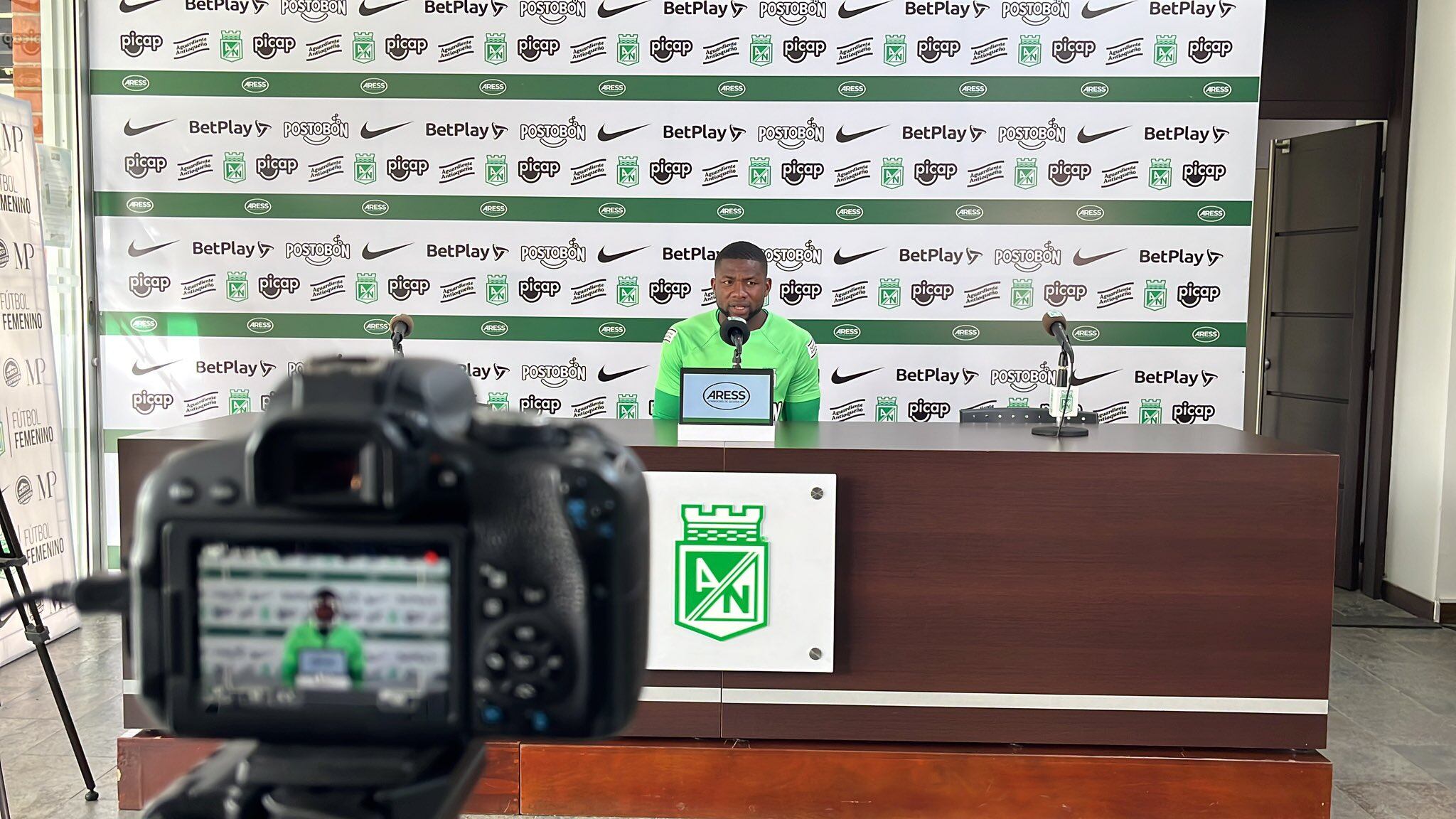 Castillo en rueda de prensa este jueves, antes del viaje a Bogotá