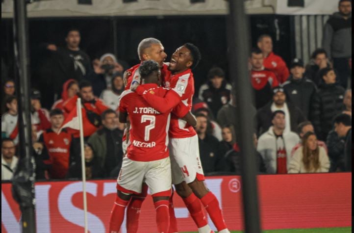 Independiente Santa Fe logró gran victoria ante River, en Buenos Aires, por la Copa Sudamericana.