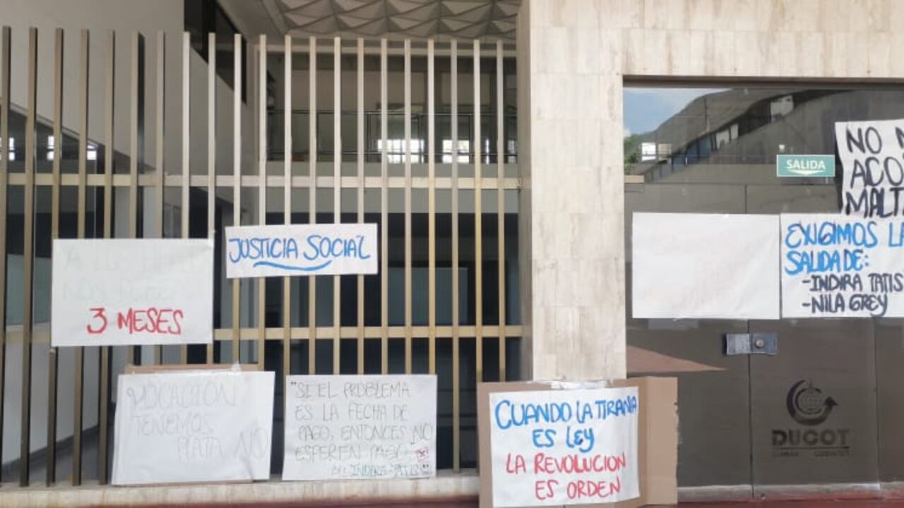 Médicos en hospital de Cartagena se declaran en asamblea permanente.