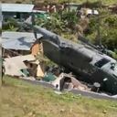 Impresionante video muestra grave accidente de un helicóptero del Ejército que cayó contra una vivienda en Anorí, Antioquia