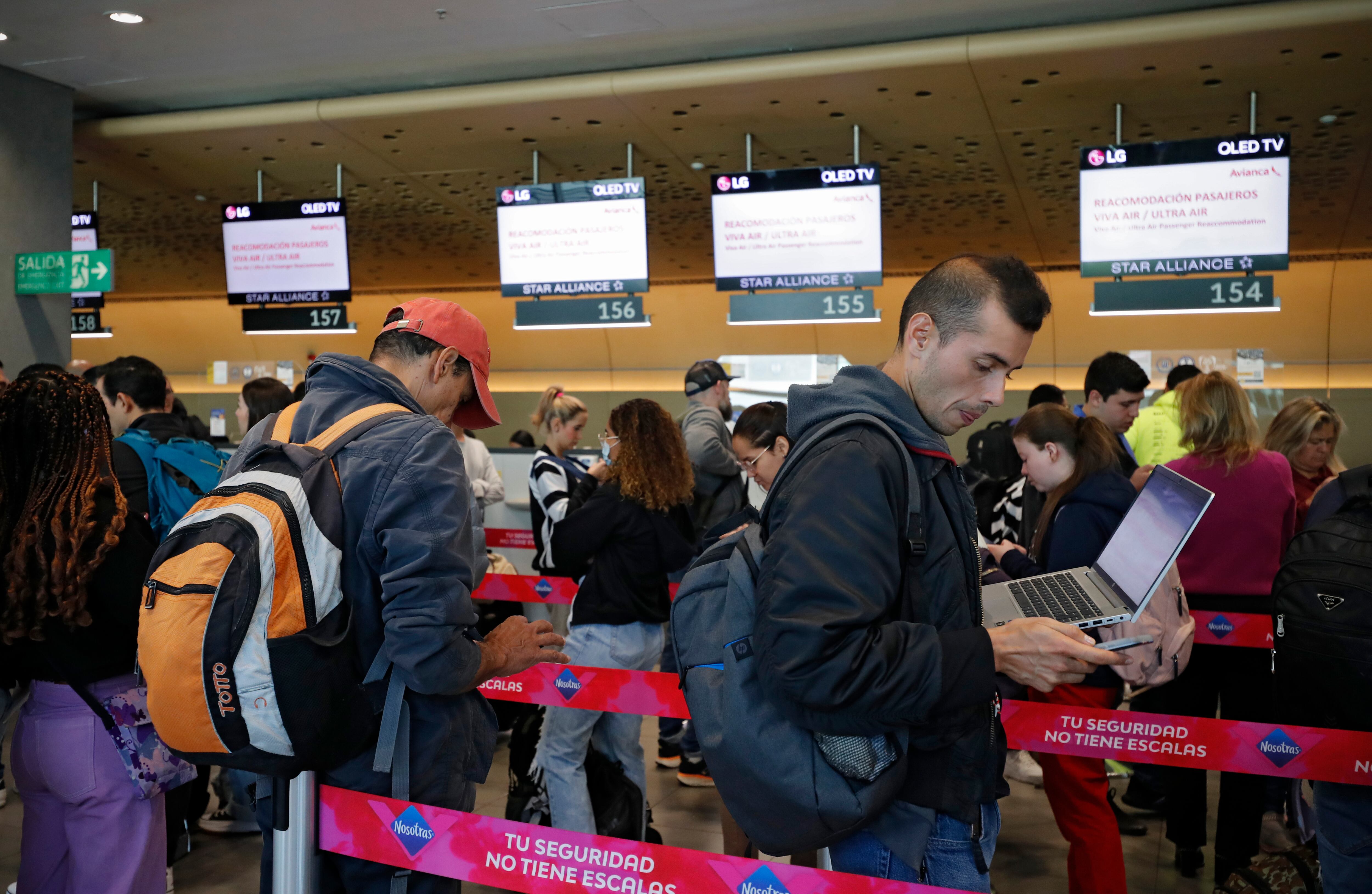 Situación de pasajeros en el aeropuerto El Dorado tras el cierre de la aerolínea de bajo costo Ultra Air
Bogota marzo 30 del 2023
Foto Guillermo Torres Reina / Semana