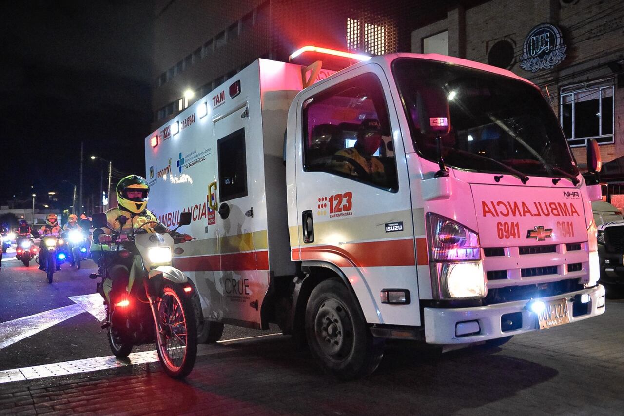 El precandidato presidencial, Miguel Uribe, fue trasladado a la Fundación Santa Fe.