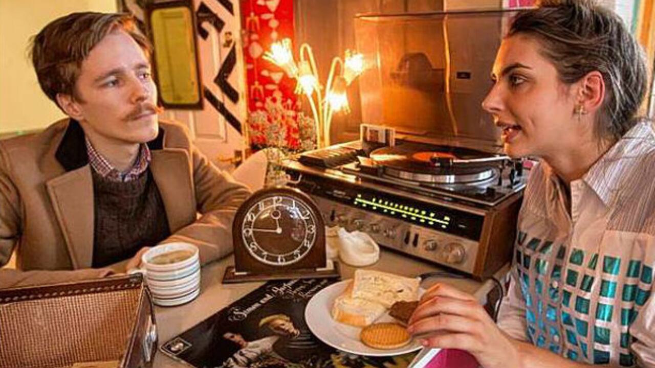 No cobran por la comida pero a cambio las personas preparan las bebidas y lavan los platos.