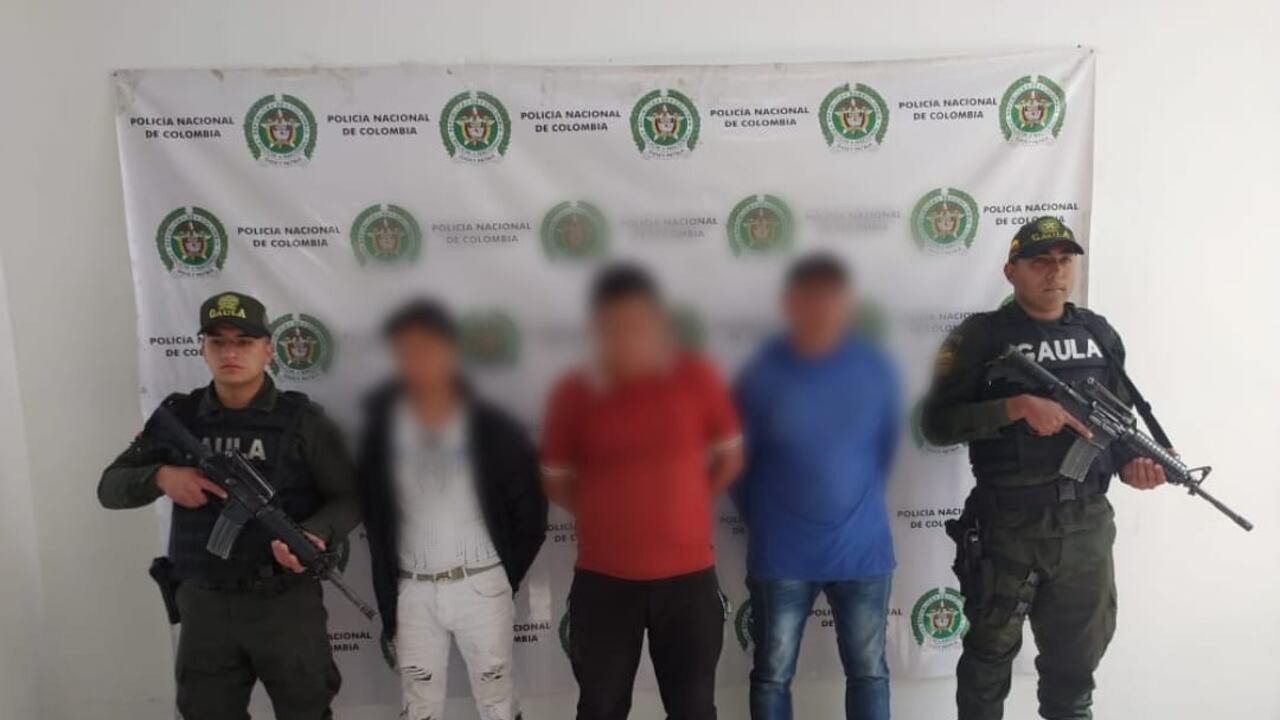 Los extorsionistas quedaron a disposición de las autoridades competentes.