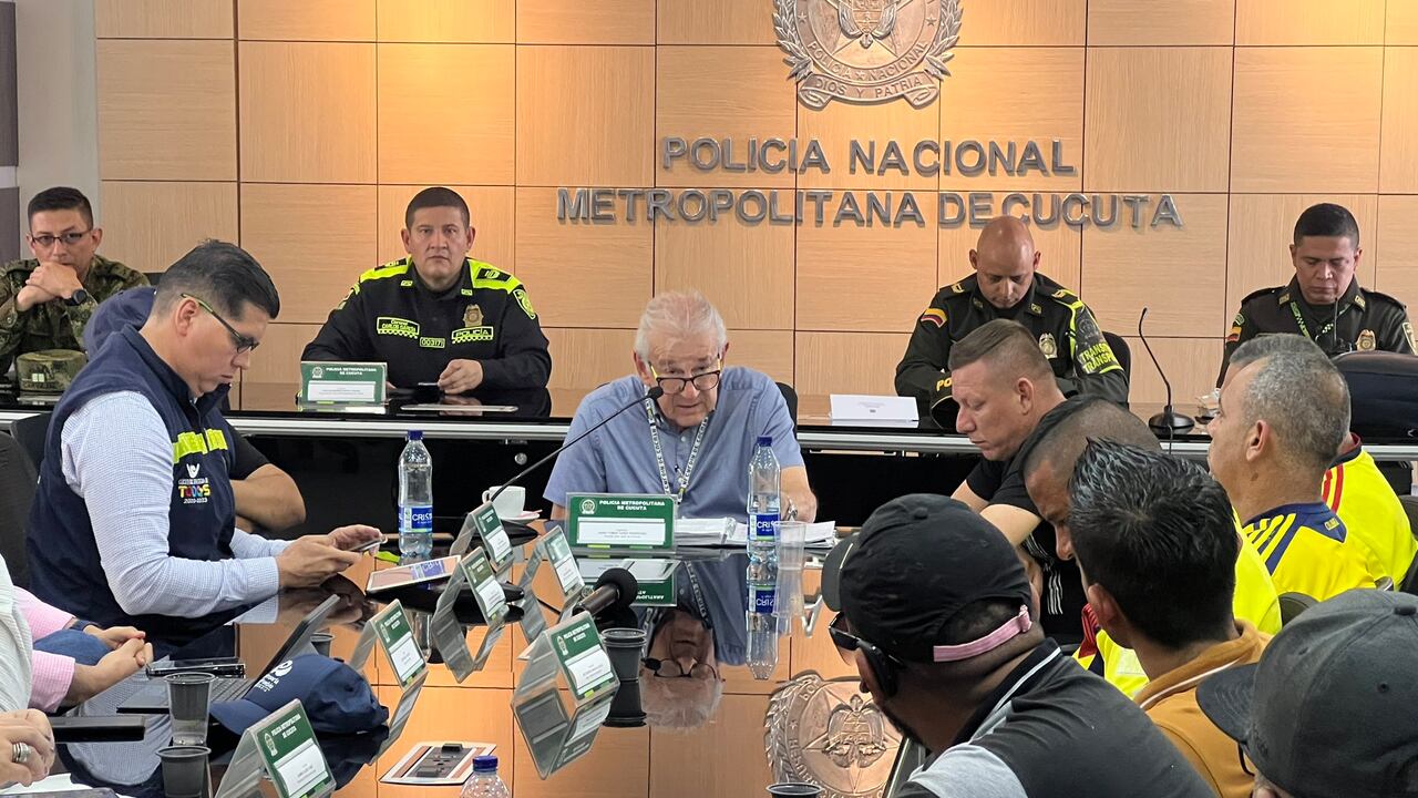 Son siete peticiones que pide el gremio de taxistas.