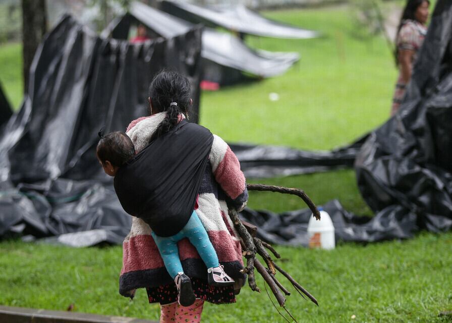 Los niños Embera, según la Alcaldía de Bogotá, son alcoholizados y maltratados. Foto: Colprensa / El País.